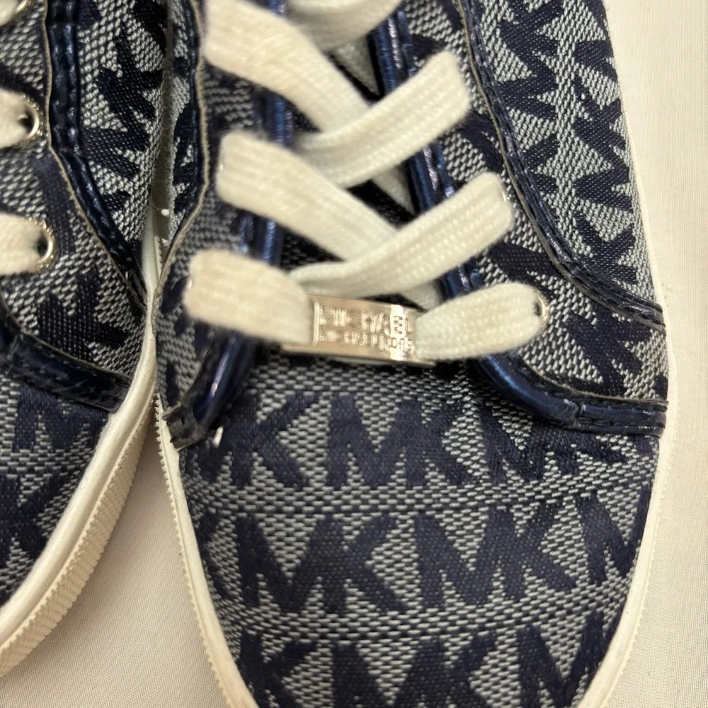 Michael Kors excellent gently